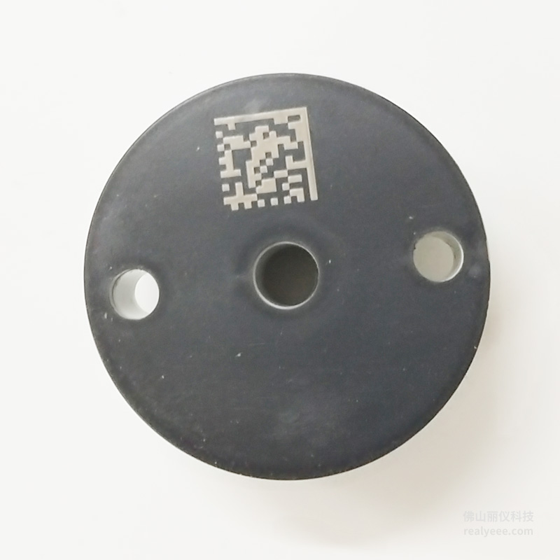 E+H TMT80 temperature transmitter back side with DIN rail clip detail