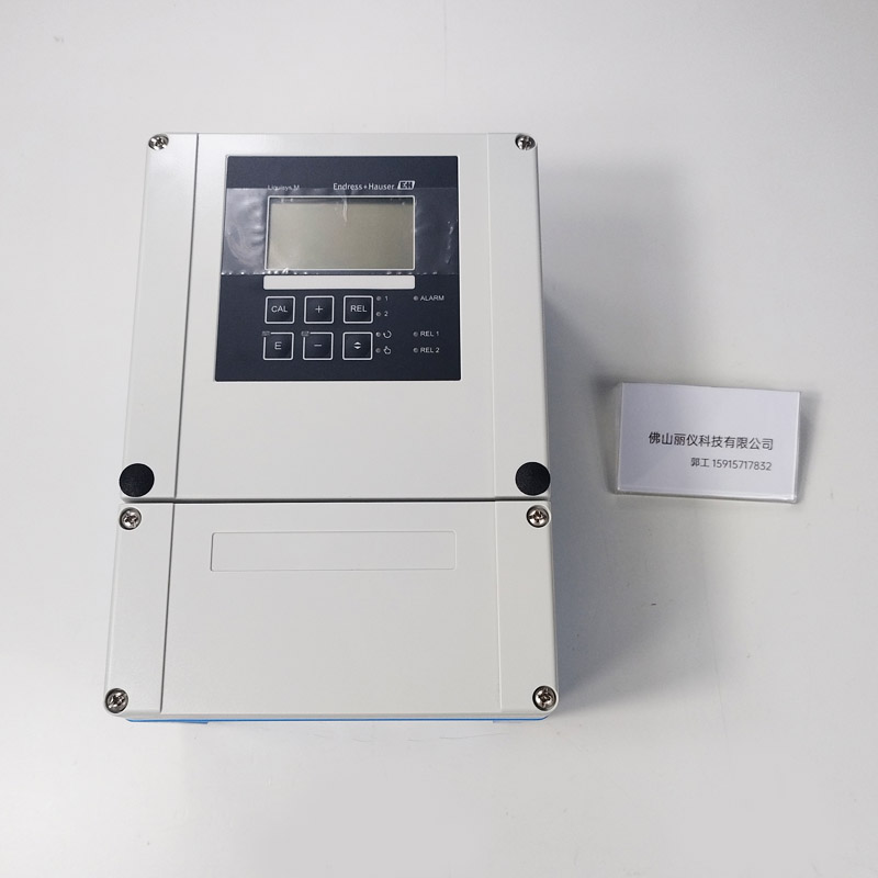 E+H CPM253-PR0005 pH/ORP变送器 现场型整体实拍